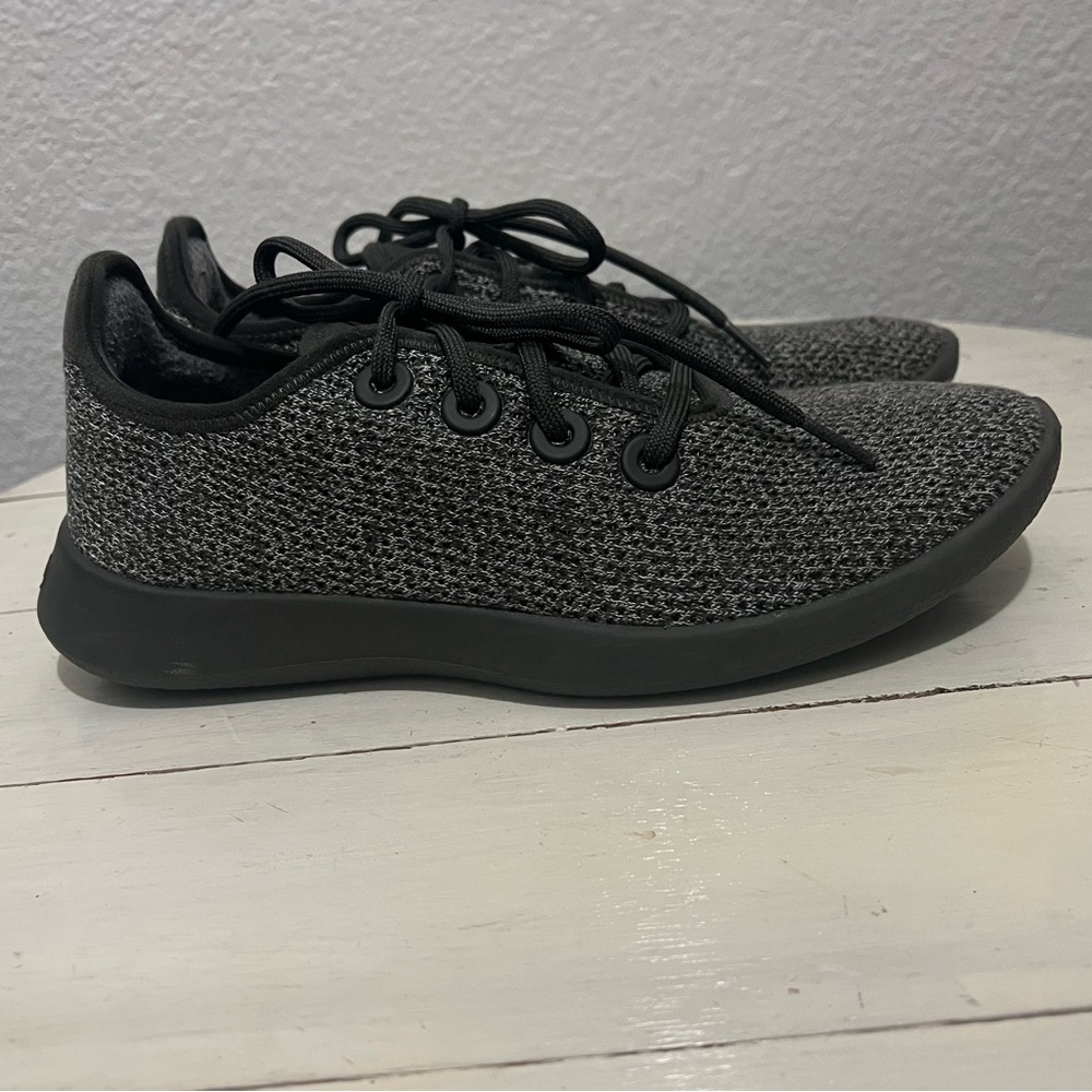 521iobi Allbirds Tree Runners Black and Gray Knit Sneakers women’s 9
